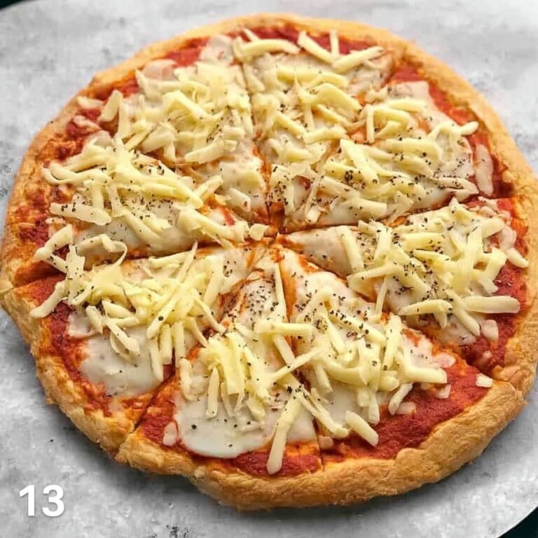 Low Carb Mozzarella and Almond Flour Pizza Crust Recipe